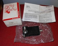 Honeywell- 3-Way Pilot Solenoid Valve Body, 1/4"NPT Ports - Part #73417AKDPNM0