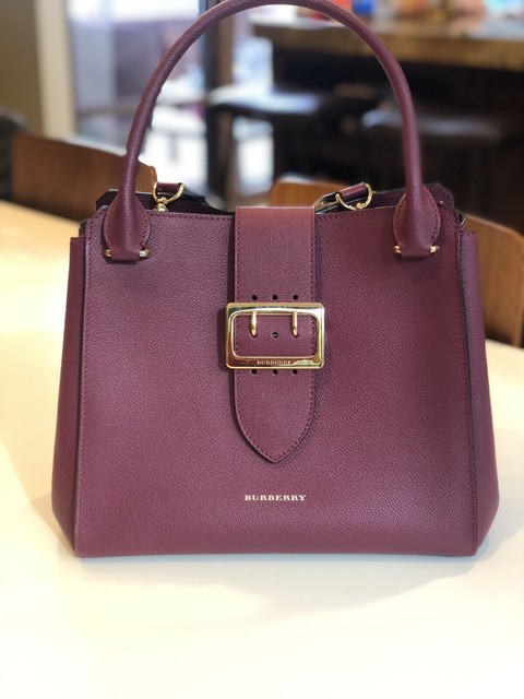 burberry medium buckle tote