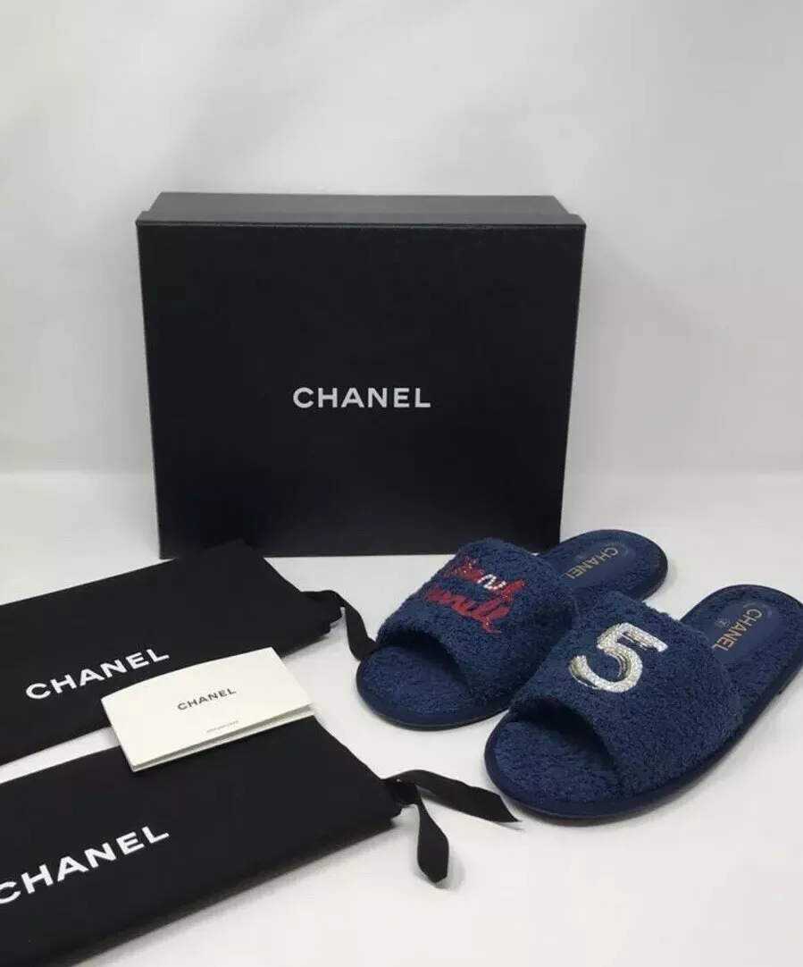 Pharrell slippers discount