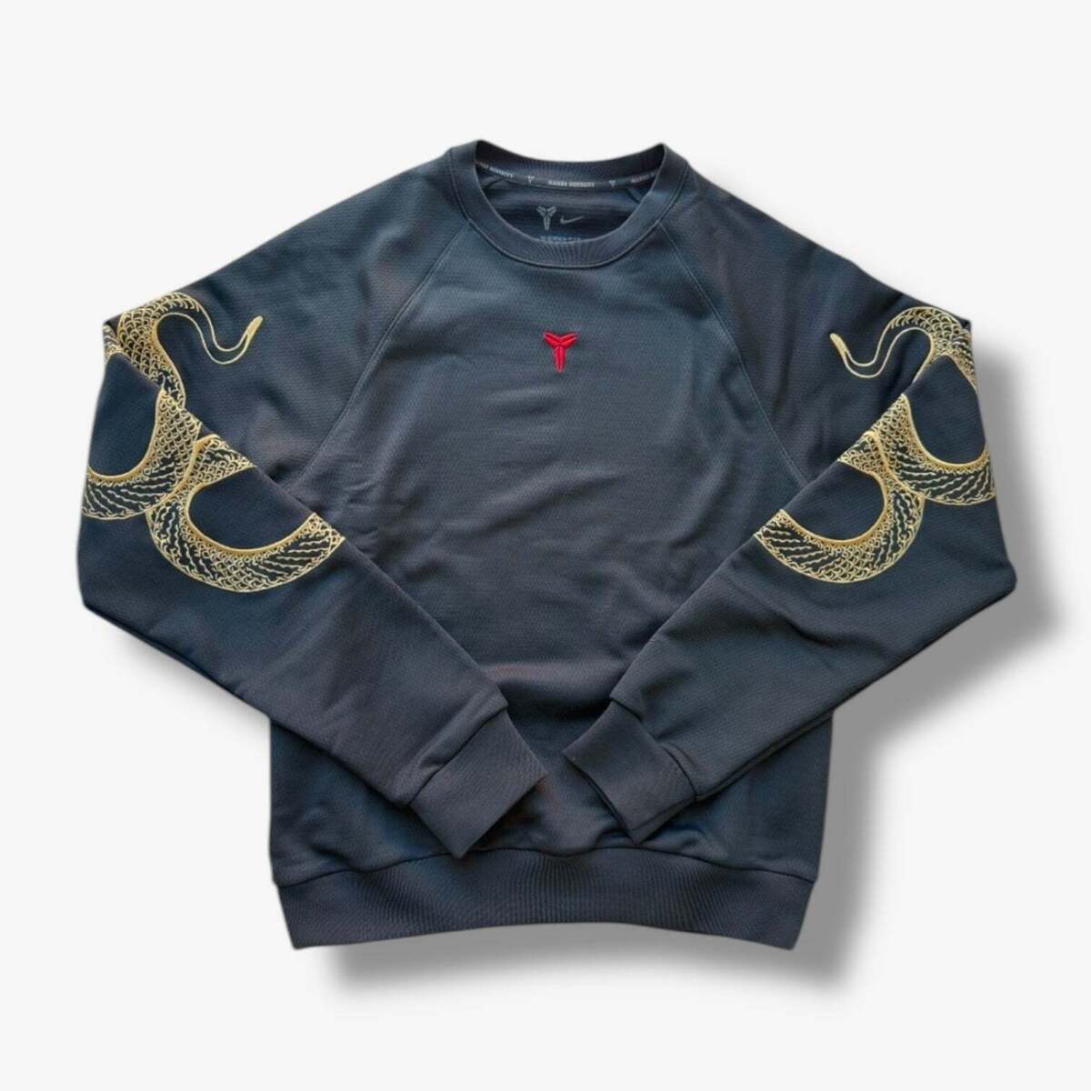 Nike Kobe Year of Mamba Thermal Crewneck Black HQ4697-010 Nike Kobe Year of Mamba Thermal Crewneck Black HQ4697-010