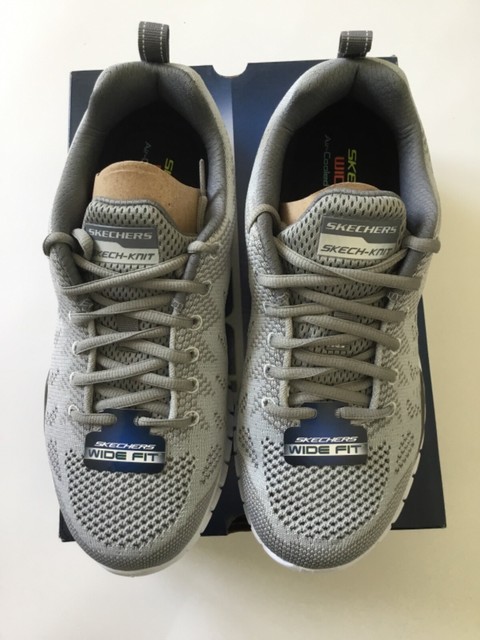skechers 9 wide