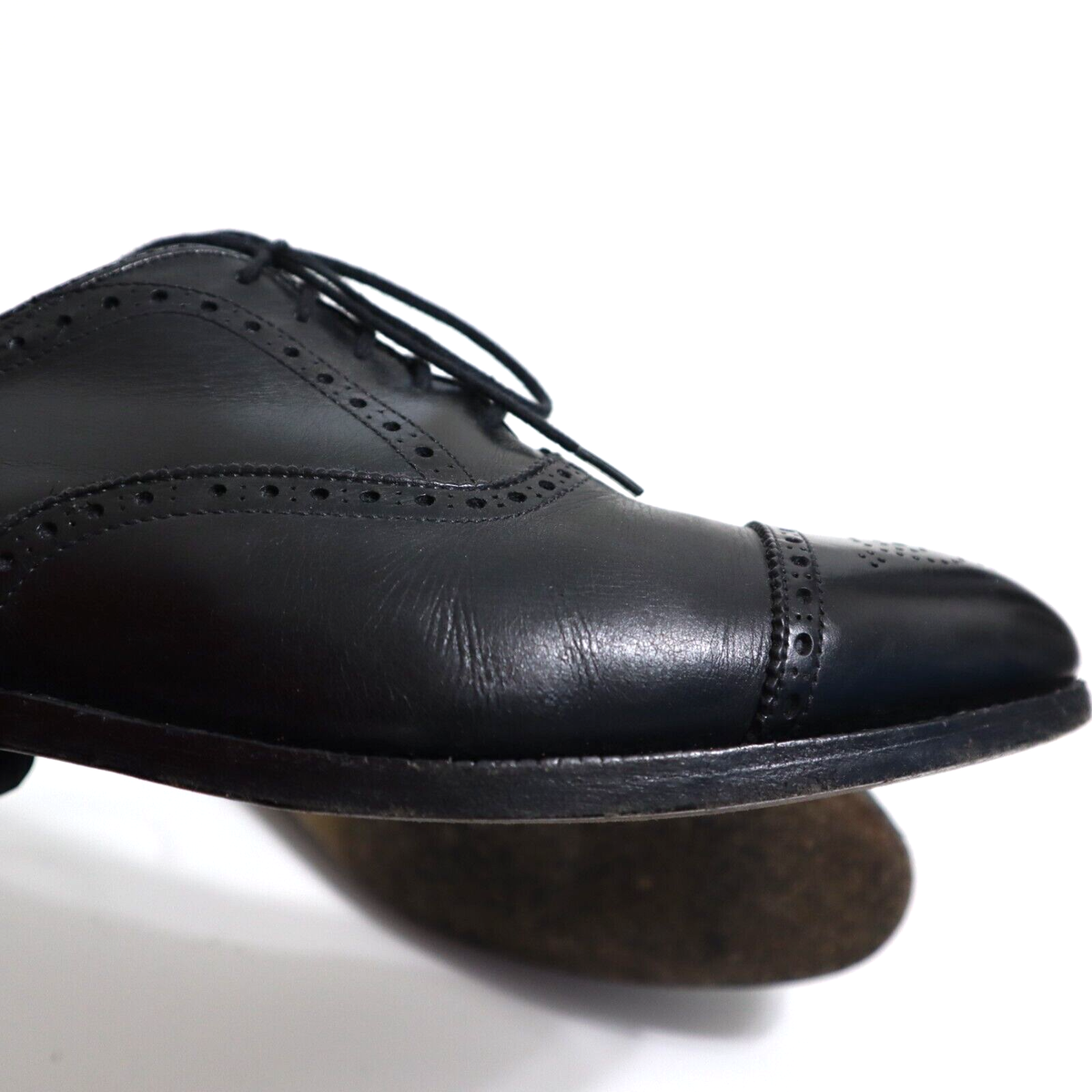 ALDEN Men Dress Shoe 909 Brogued Black 12 A/C Narrow 11.5UK/46EU Cap-Toe Oxfords Alden 909 Mens Cap Toe Dress Shoes 11 AA/B Black Medallion  main image 3