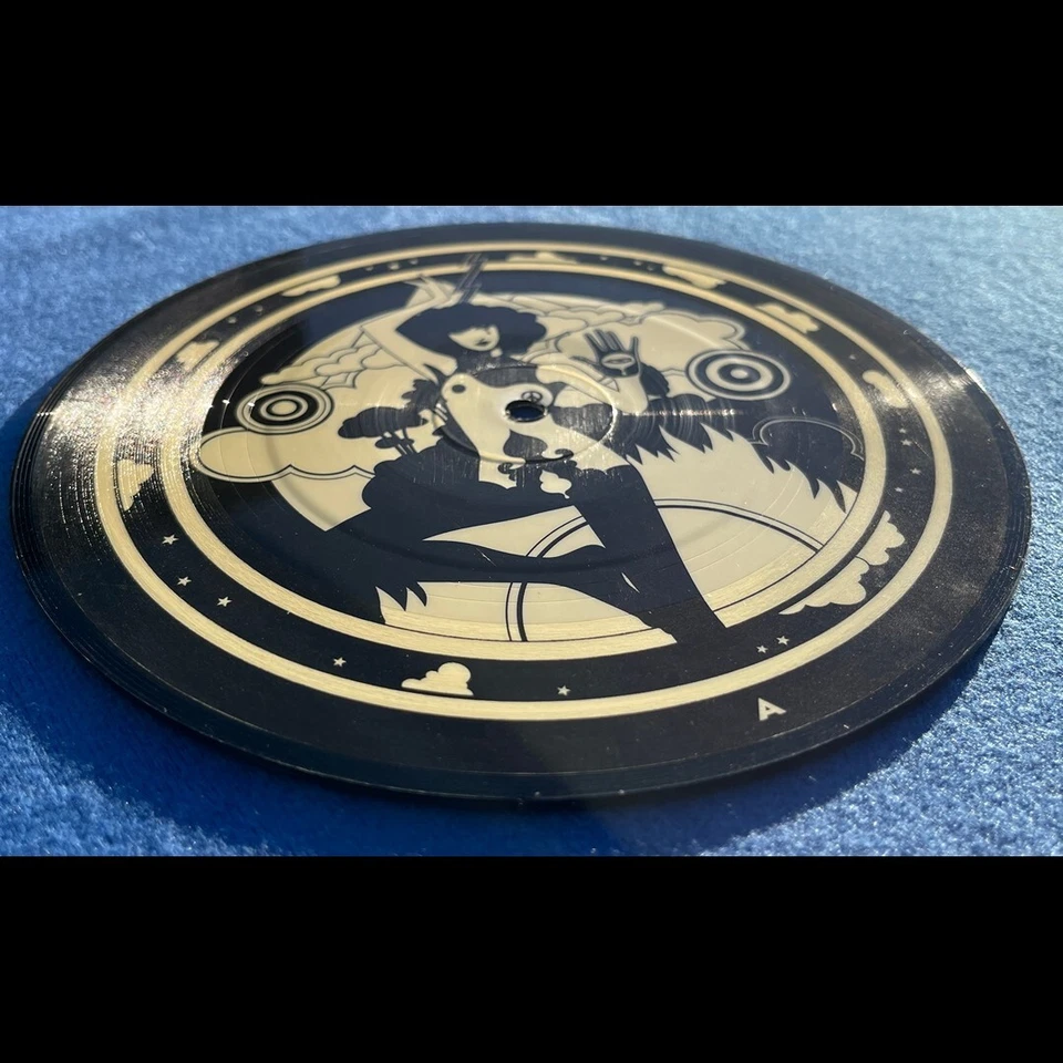 SUPERMASSIVE BLACK HOLE by Muse (UK 7" Picture Disc Vinyl Single 2006 UK P&P) - Image 3 of 4