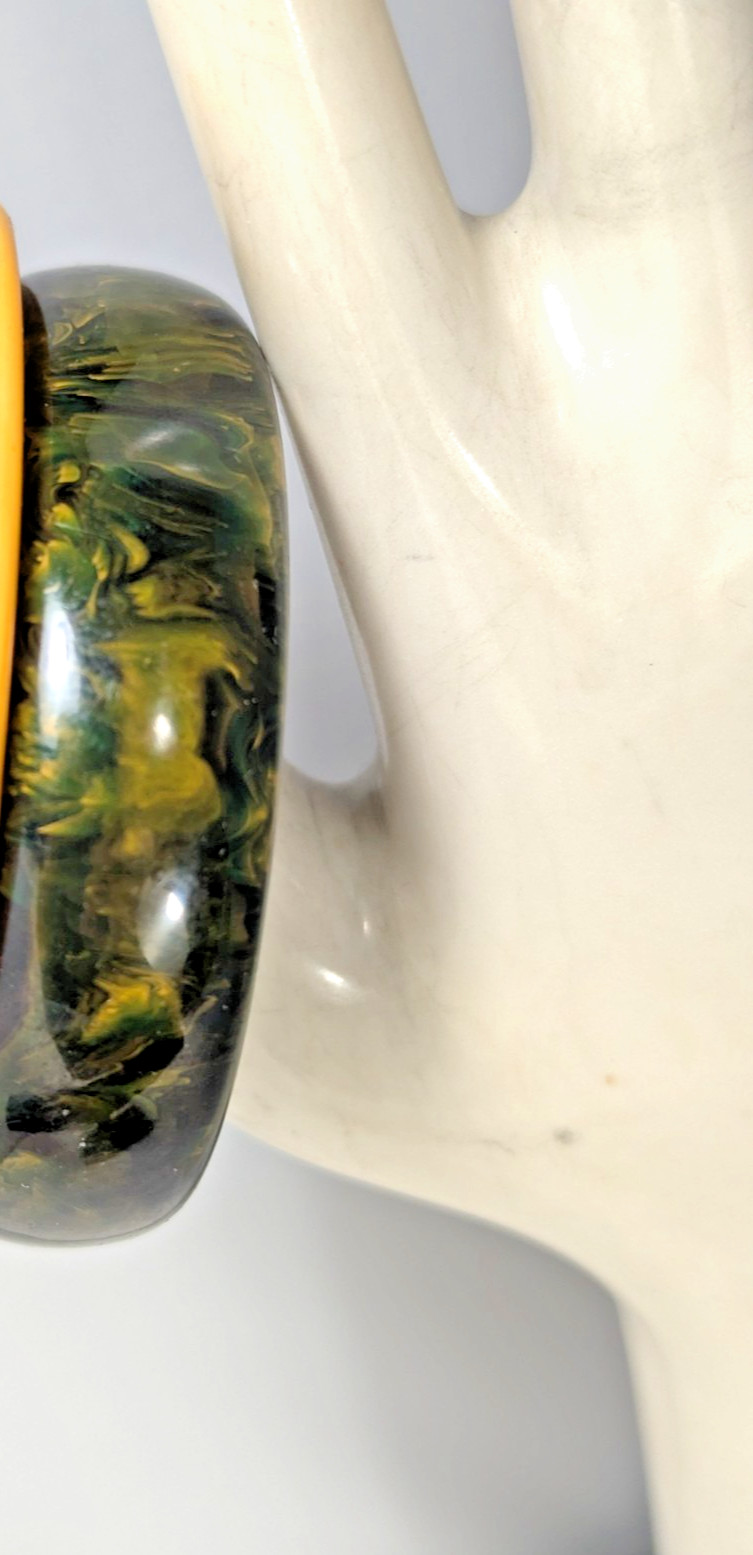 Bakelite Bangle Bracelet Spinach Green/ Yellow Ma… - image 5