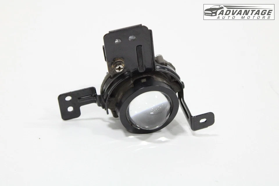 2020-2022 KIA SPORTAGE FRONT RIGHT SIDE BUMPER LOWER FOG LIGHT LAMP OEM - Image 3 of 4