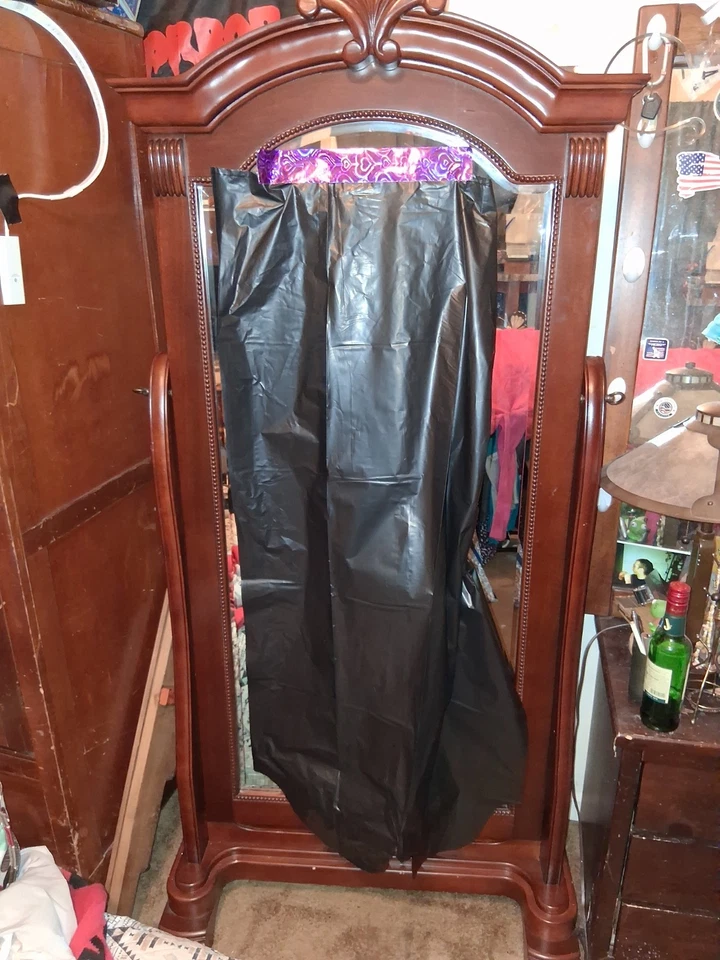 vintage Free Standing Cheval beveled Mirror tilts h 5 3/4 w32"in - Image 4 of 4