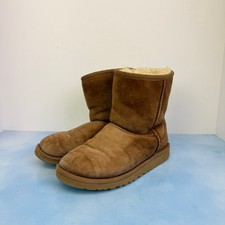 UGG Classic Short Boots Sheepskin Women's Size 4 Chestnut Brown Shearling Shoes