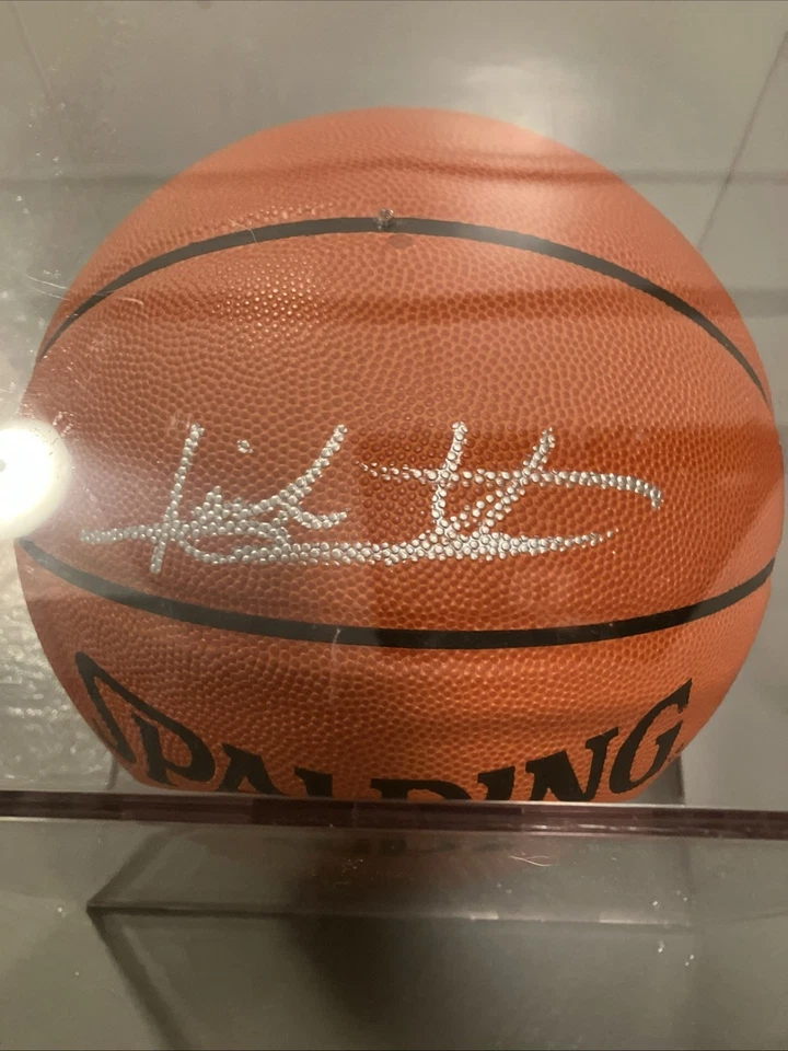 Baloncesto autografiado firmado por Isiah Thomas de los Detroit Pistons en tinta gris con estuche Foto 2 de 4