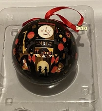 F A O SCHWARZ 2017 LIMITED EDITION COLLECTIBLE GLASS CHRISTMAS ORNAMENT NEW