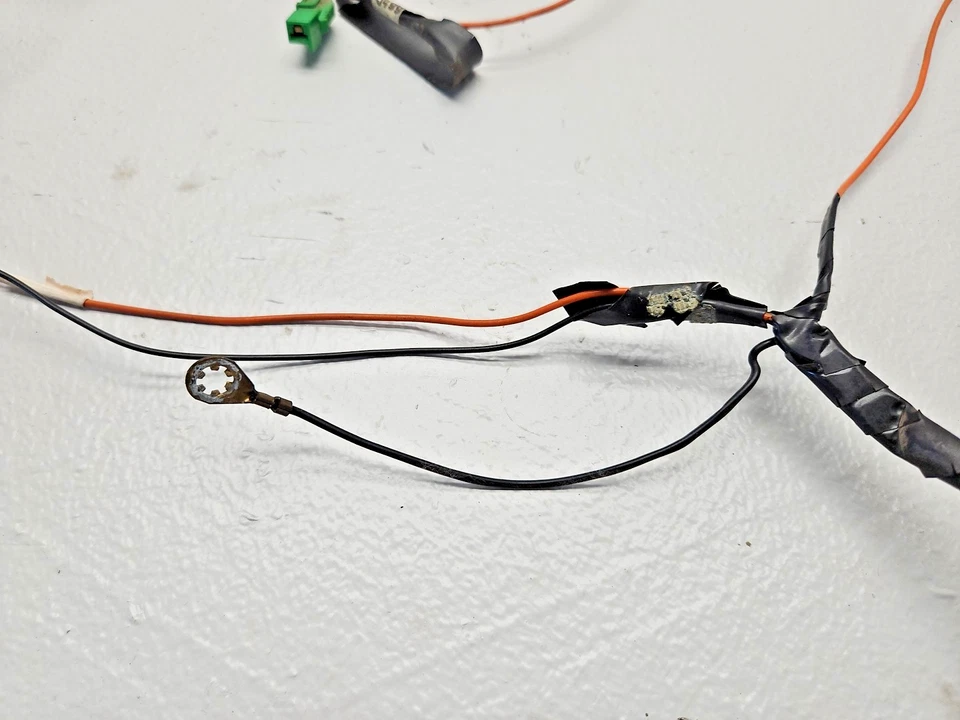 Chevy GMC C/K 1500 1994 Suburban arnés de luz domo central trasero fabricante de equipos originales Foto 4 de 4