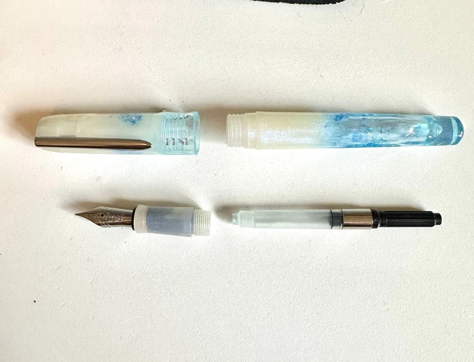 Benu Talisman 月光石钢笔 - 细尖 - 盒装 — 第 3/3 张图片