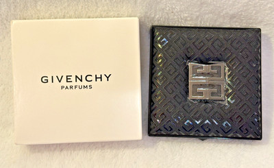 GIVENCHY ミラー GIVENCHY ~ Black Compact Magnifying Dual-Sided Purse GWP Mirror