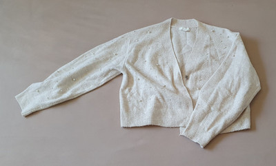 H&M Damen Strickjacke M Weiß Perlen Cardigan V-Ausschnitt Herbst Kuschelig