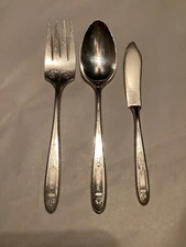 Oneida GROSVENOR: 1-Serving spoon, 1-Cold Meat Fork & 1-Butter knife 1921