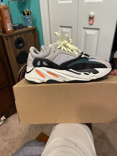 yeezy waverunner size 5