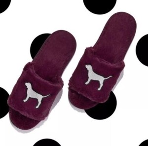 victoria secret pink fuzzy slippers