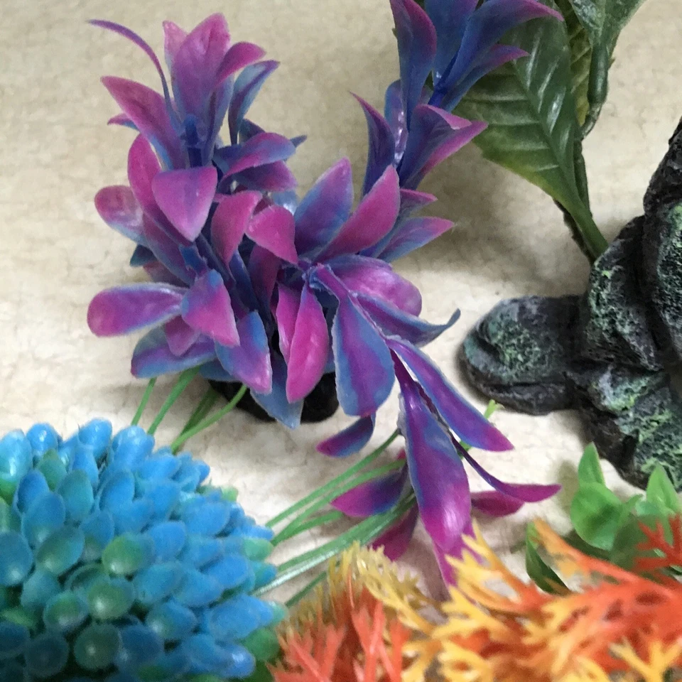 Planta de plástico para árbol curvado verde decoración primer plano acuario para peces escondite marino Foto 4 de 4