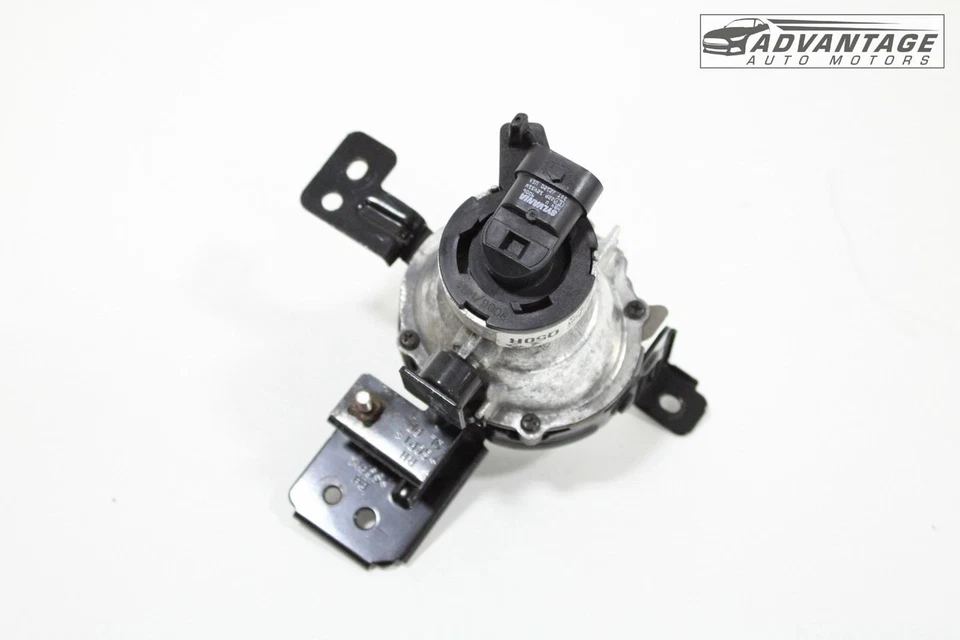 2020-2022 KIA SPORTAGE FRONT RIGHT SIDE BUMPER LOWER FOG LIGHT LAMP OEM - Image 4 of 4