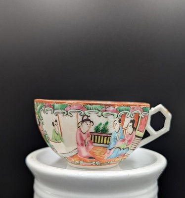 Antique Export Porcelain Tea Cup Chinese Famille Rose Medallion 19th Century