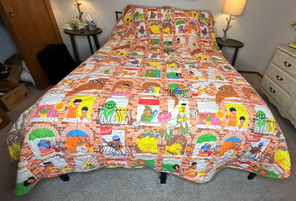 Vintage 1970s Sesame Street Brownstone Bedspread Burlington USA 78x105" Rare VTG - Image 4 of 4