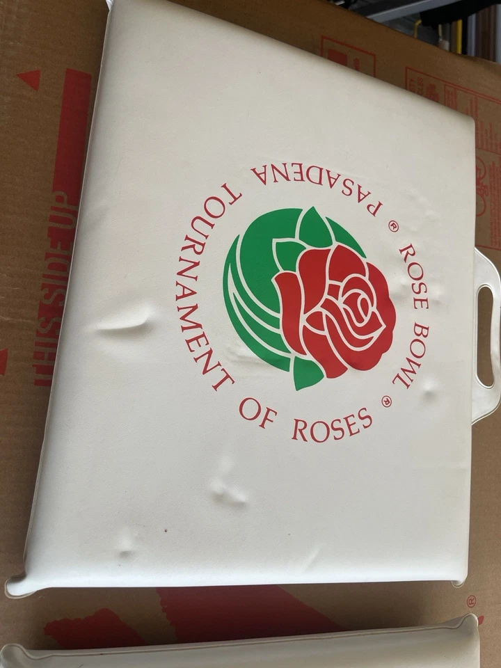 DOS (2) Cojines de Asiento Rose Bowl NCAA Pasadena Tournament Of Roses Fan Stadium Foto 3 de 4