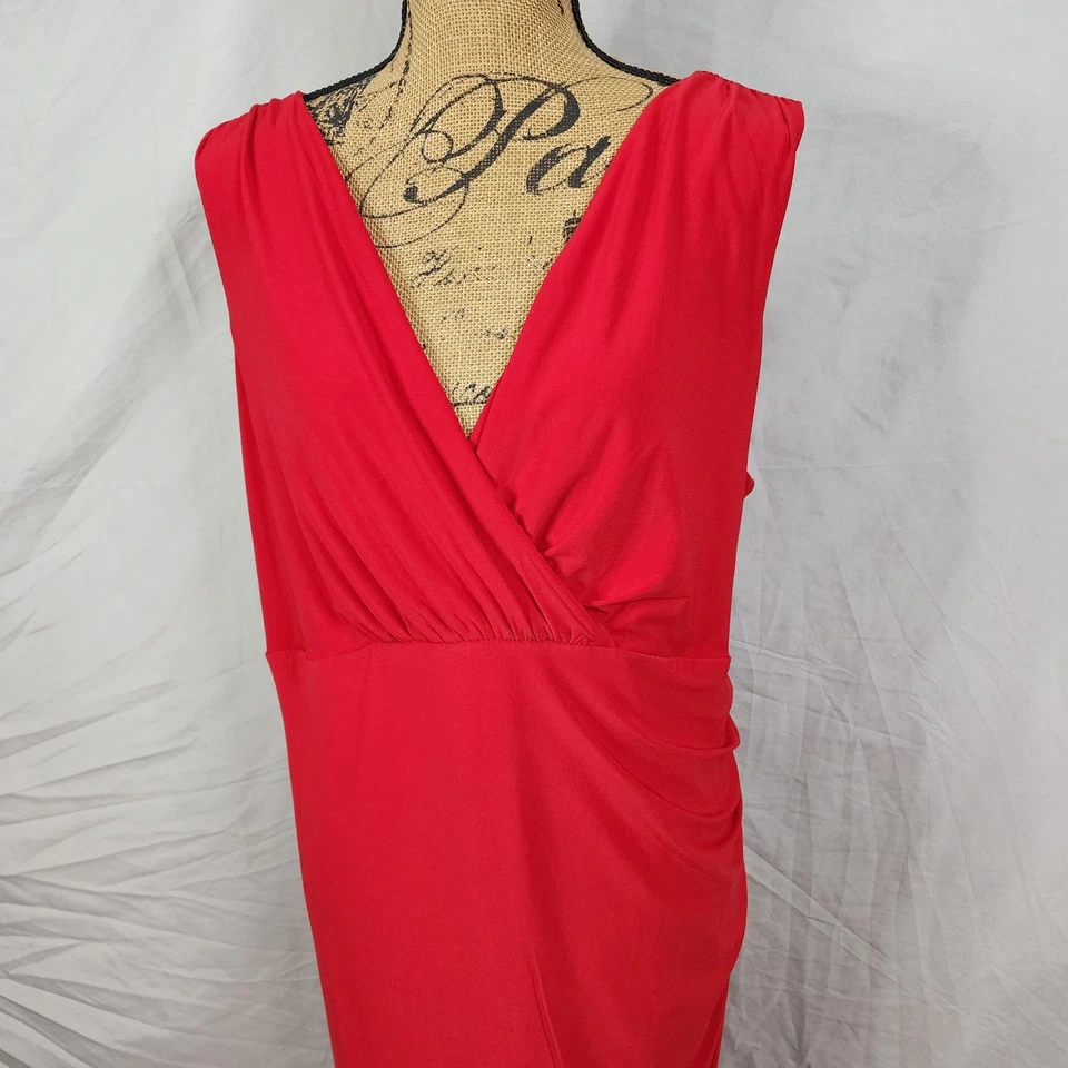 ¡Nuevo! Vestido Vaina CATO Talla 22W Rojo Acanalado Sobrepelliz Cuello en V Elastizado Tejido Carrera Foto 2 de 4