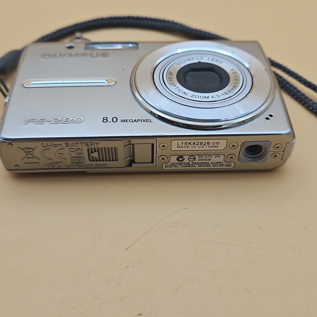 Olympus FE-280 Digital Camera Untested As Is For Parts No Battery