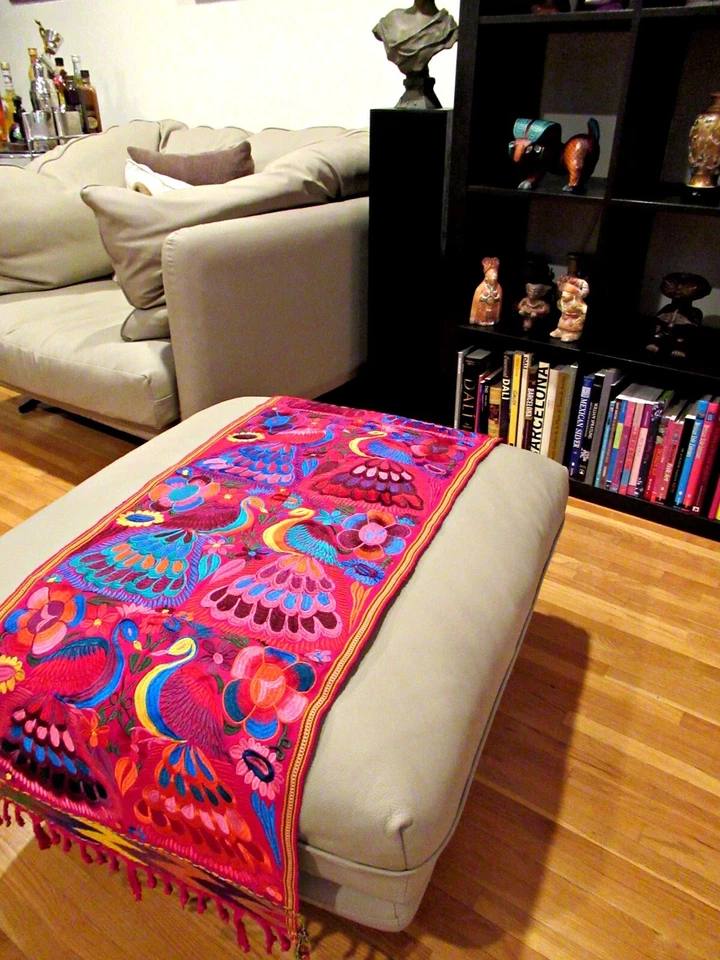 MEXICAN MAYA HAND MADE TABLE RUNNER TOPPER SILK EMBROIDERY PEACOCKS from CHIAPAS - Image 4 of 4