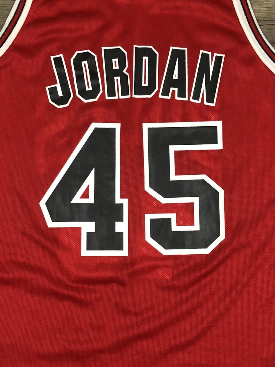 CHICAGO BULLS VTG CHAMPION USA AWAY RED Michael JORDAN 45