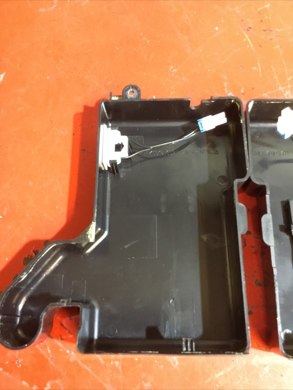 LG REFRIGERATOR DOOR HINGE ((SET L &R)) P/N MCK68187606 MCK68412402 (322)