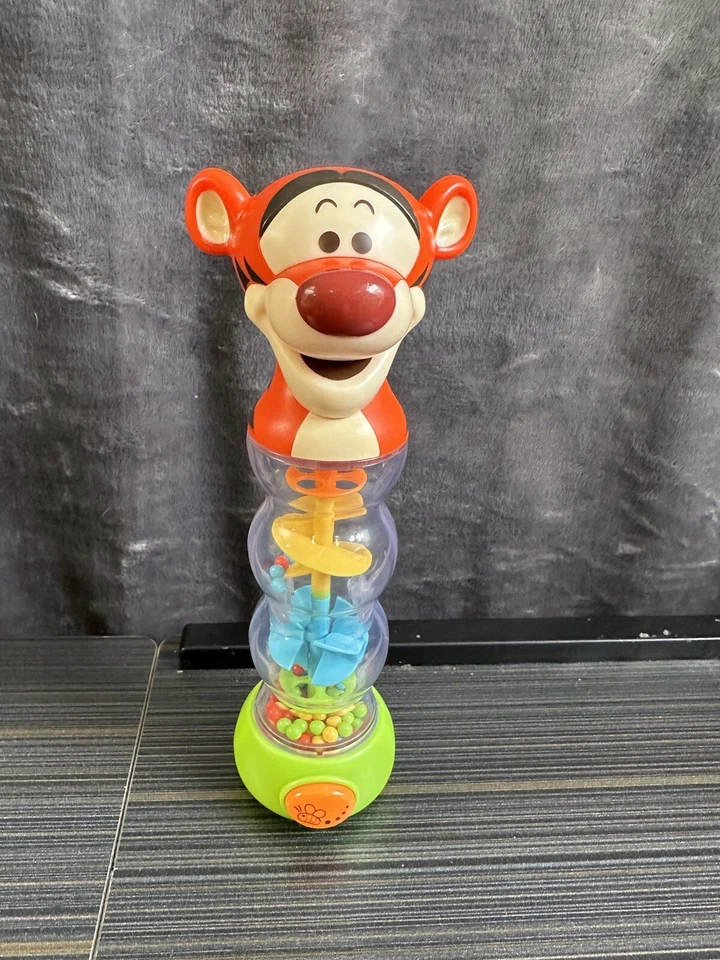 Lote de juguetes de aprendizaje Infantino y sonajero bebé Disney Winnie The Pooh tigger sonajero Foto 3 de 4