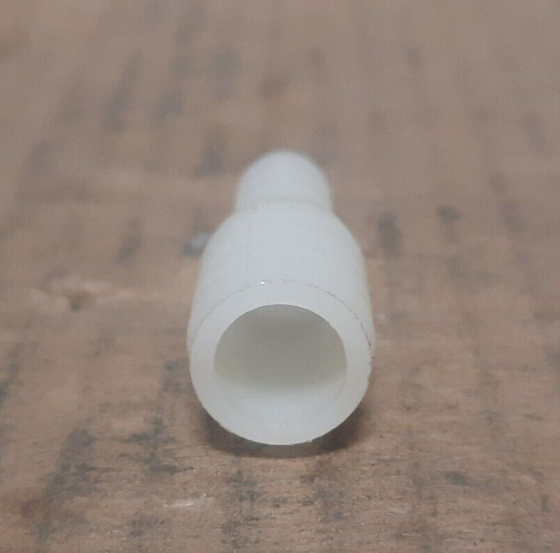 LOT OF 6 WHITE PLASTIC STRAIGHT FITTINGS (SEE DESCRIPTION FOR DETAILS)  M128C