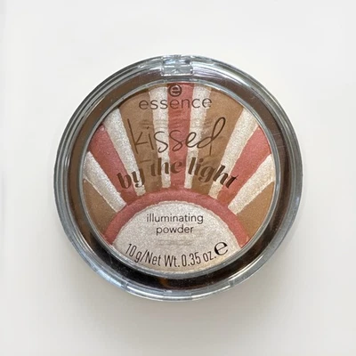 ESSENCE Kissed By The Light Illuminating Powder 01 Star Kissed NWOB - Image 1 of 2
