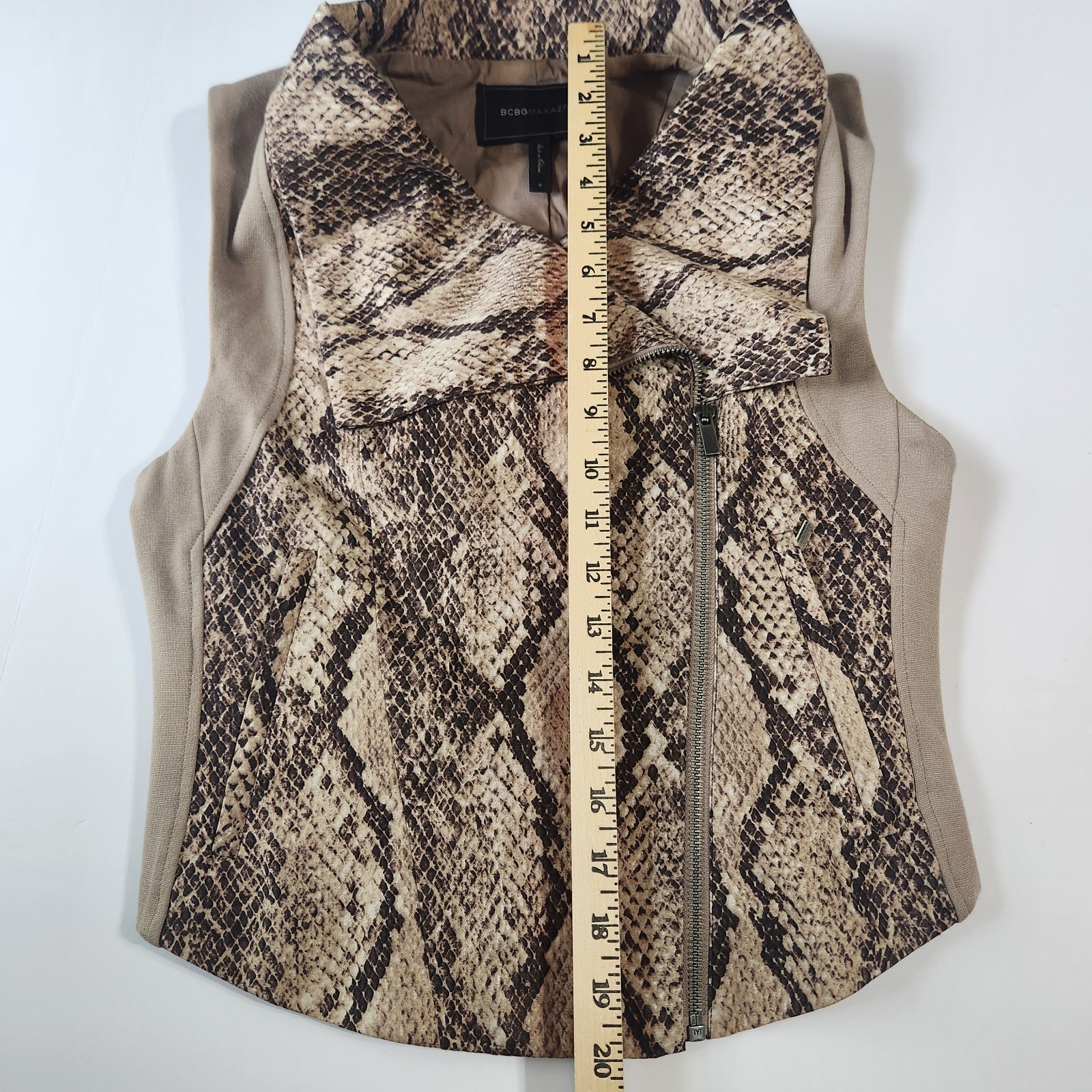 BCBGMAXAZRIA Python Print Asymmetric Zip Vest Siz… - image 8