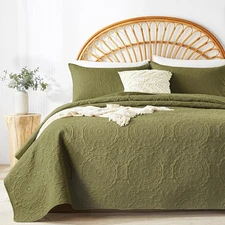 Olive Green Quilt Set Queen Size, Embossing Microfiber Full Bedspreads with Pill