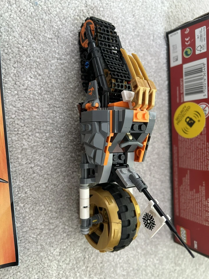 LEGO Ninjago 70672 Cole's Dirt Bike, photo 3 of 5