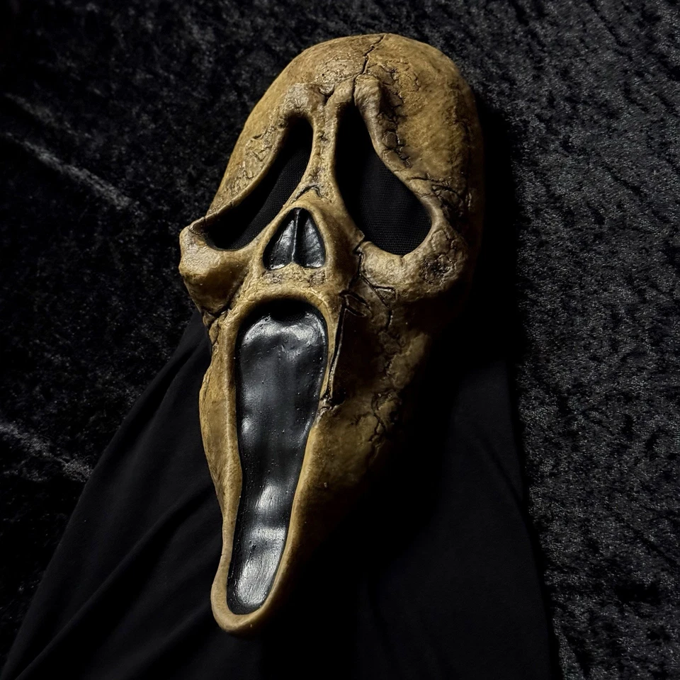 Ultimate Scream 6 Style “Aged Stu” Concept Mask - Image 2 of 4