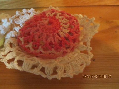 TWO VINTAGE HAND CROCHET EASTER EGGS IN HALF EGG WITH DOILY--#E2-12 - Picture 9 of 24