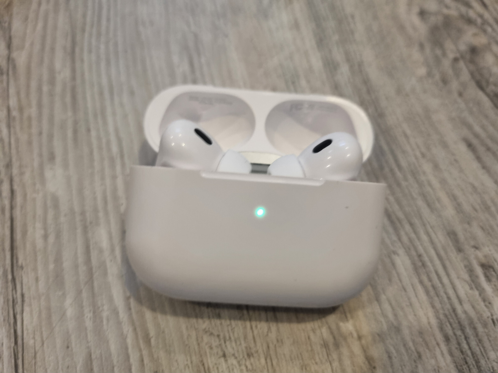 Apple AirPods Pro 2. Generation mit MagSafe Ladecase A2931 A2700 OVP ...