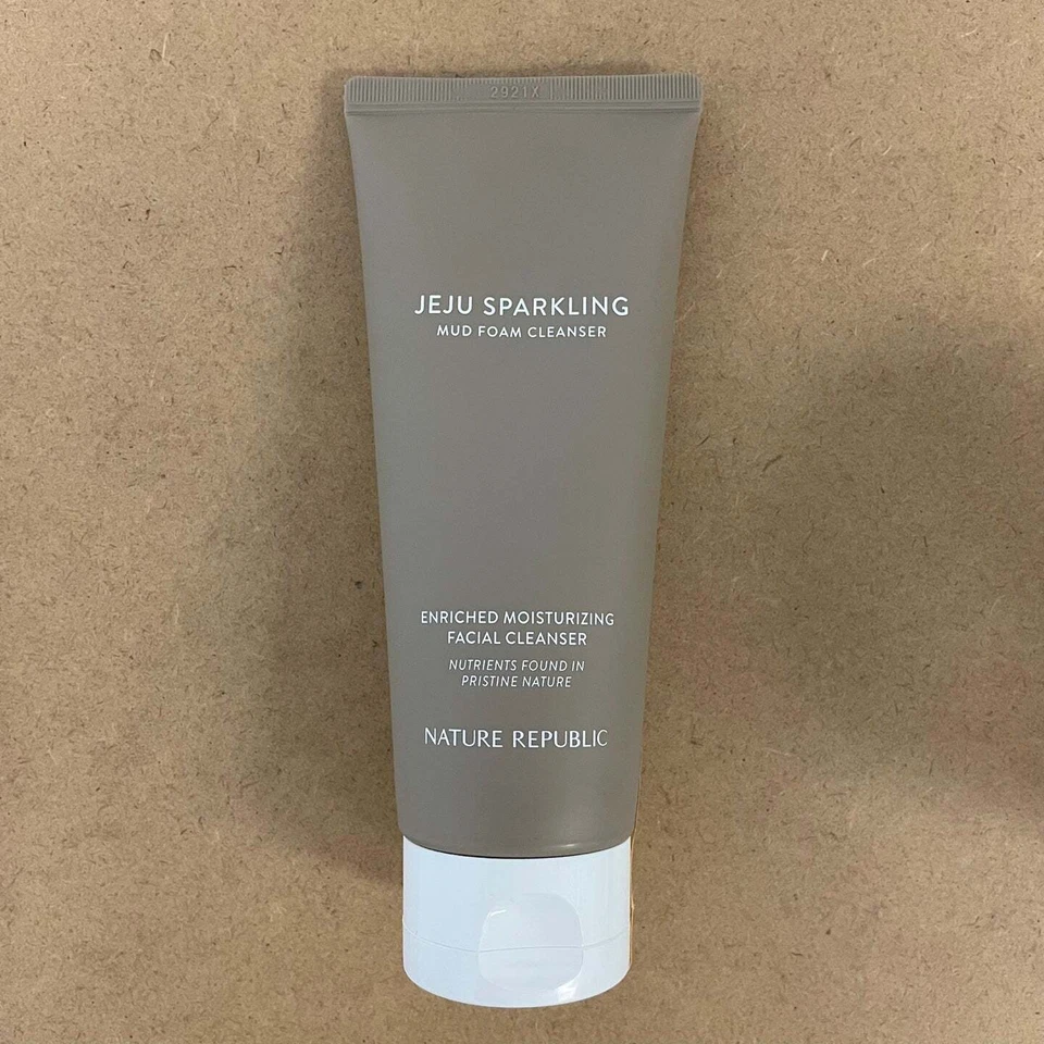 (EXP) Limpiador de espuma de barro brillante Nature Republic Jeju 150 ml-12/30/24 Foto 3 de 4