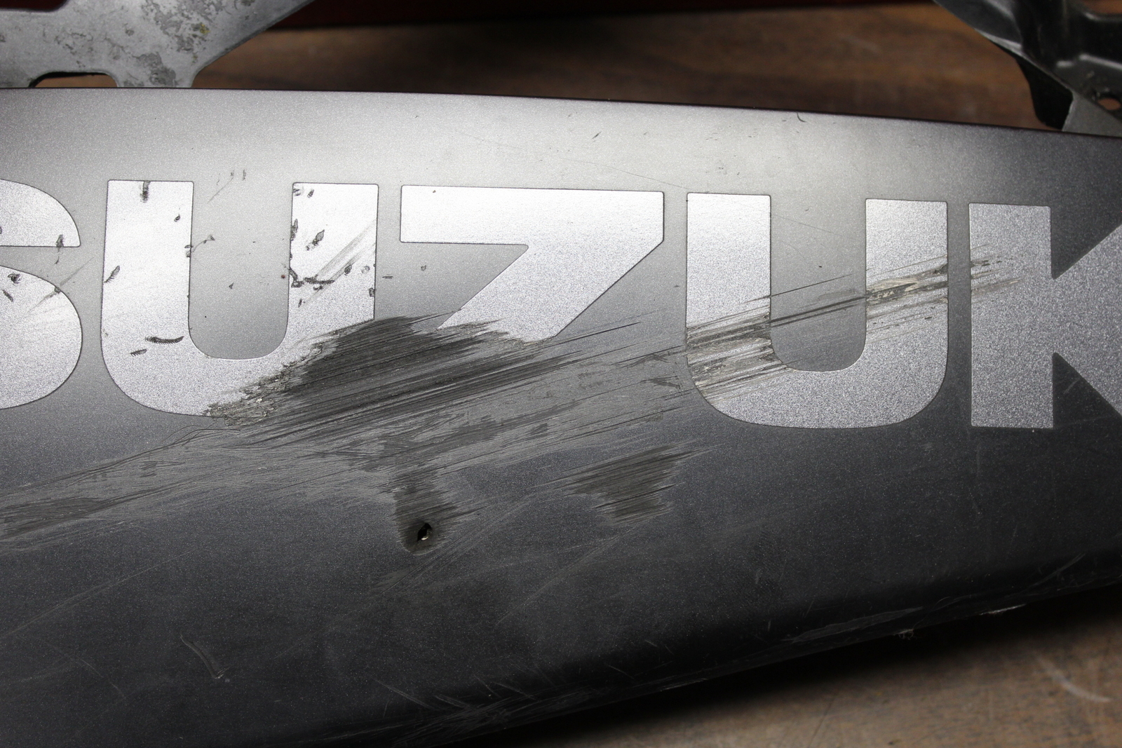 2006-2007 Suzuki Gsxr600 Right Lower Bottom Stubborn Belly Side Fairing Cowl image