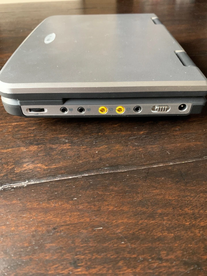 REPRODUCTOR DE DVD PORTÁTIL MUSTEK MP85 8,5 PULGADAS CON ESTUCHE DE TRANSPORTE TARGUS Foto 4 de 4