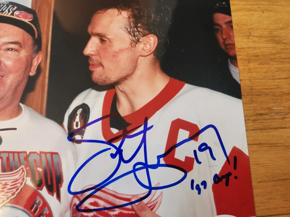 Detroit Red Wings 8 x 10 Photo Autographed Steve Yzerman Scotty Bowman JSA COA - Image 4 of 4