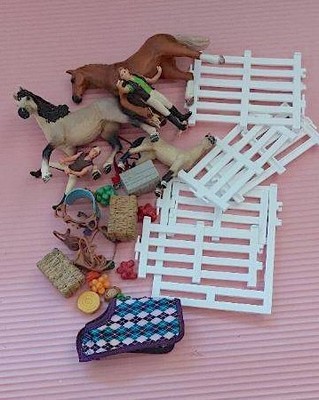 Schleich Horse Club Pferde Set Reiterin Zubehör Reiterhof Spielfiguren