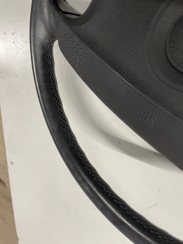 BMW E36 318i 318is 325i 325is 1992-1995 volante de cuero 32341159788 OEM Foto 4 de 4