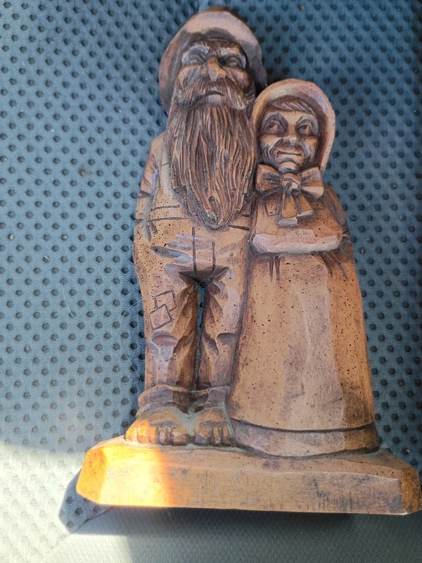 Richard Engler #10035 Carved Look Resin Hillbilly "Ma and Pa" Figurine Folk Art