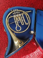 Miraphone ES Horn en forma de cuerno de bosque con boquilla y estuche, EXCELENTE