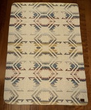 Pendleton White Sands Southwest Aztec Cream Throw Sherpa Fleece Blanket 67x47