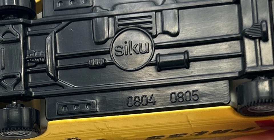 Furgoneta SIKU 1990 Mercedes Benz T1N Sprinter 1ª generación amarilla POST EXPRESS ESCALA 1:55 Foto 3 de 4