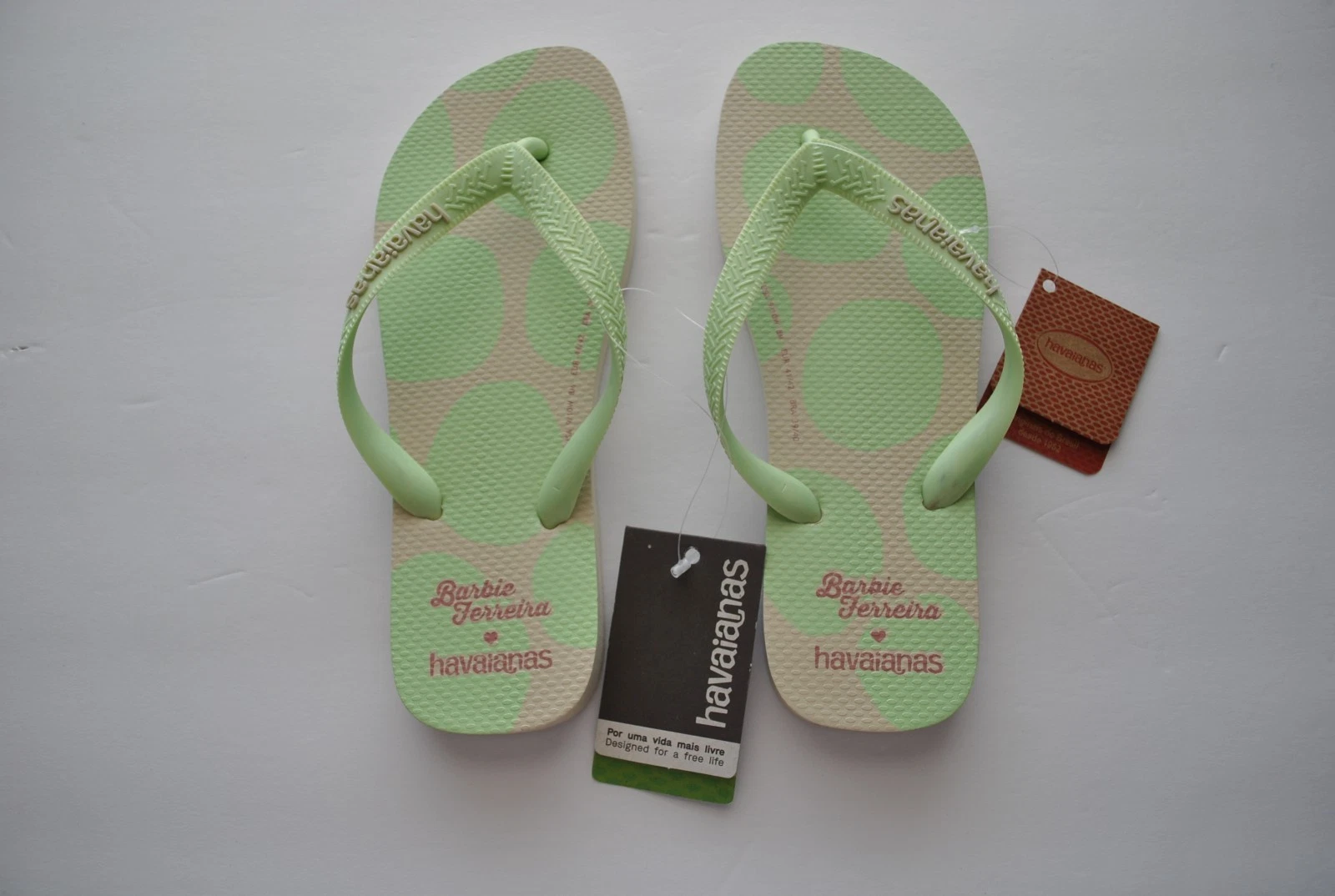 Havaianas Men / Women Flip Flops - You Choose (1 pair)
Opens in a new window or tab